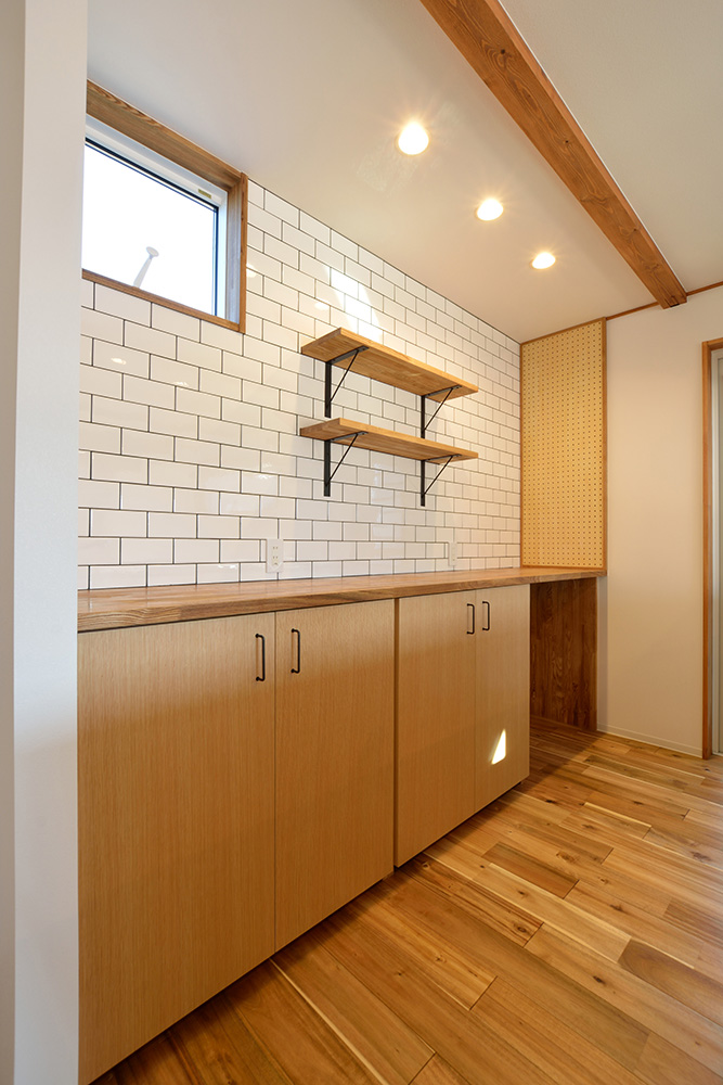 福岡県久留米市の注文住宅会社 BinO KURUME LOAFERのキッチン収納施工事例画像